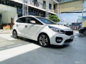 Bán xe Kia Rondo sản xuất 2018, xe màu trắng cực mới như hãng, có trả góp