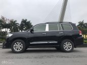 Xe chính chủ chào bán Toyota Land Cruiser VX V8 4.6L model 2017 màu đen nội thất đen, mới lăn bánh 48.000km