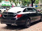 Cần bán xe Mercedes 2021, màu đen còn mới