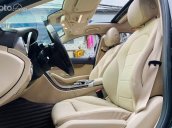 Cần bán gấp Mercedes C250 Exclusive sản xuất 2016, màu đen