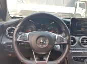 Cần bán Mercedes C300 AMG sản xuất 2019, bản nâng cấp full option