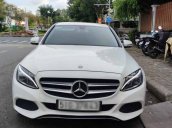 Mua ngay Mercedes C200 giá cực sốc, giá chỉ 989 triệu, giao xe tận nhà, trả góp lên đến 80%