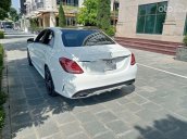 Cần bán gấp Mercedes sản xuất 2015, màu trắng còn mới