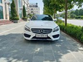 Cần bán gấp Mercedes sản xuất 2015, màu trắng còn mới