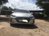 Bán ô tô Hyundai Elantra 2.0 sản xuất năm 2017, màu bạc còn mới