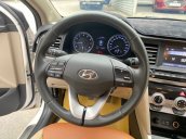 Cần bán lại xe Hyundai Elantra sản xuất 2019, màu trắng, 488tr