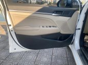 Cần bán lại xe Hyundai Elantra 1.6 AT sản xuất năm 2020, màu trắng