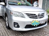 Cần bán xe Toyota Corolla Altis đời 2011, màu bạc
