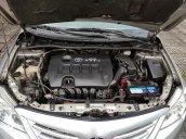 Cần bán gấp Toyota Corolla Altis đời 2011, màu bạc 