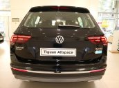 Volkswagen Tiguan Luxury S màu đen - nội thất cam đen - Xe có sẵn giao ngay