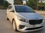 Bán Kia Sedona Premium đời 2019, màu bạc số tự động, giá 900tr