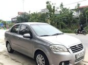 Cần bán Daewoo Gentra đời 2010, màu bạc còn mới