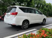 Bán xe Toyota Innova màu trắng giá tốt, sx năm 2020 còn mới nguyên, trả góp 70% lãi suất thấp