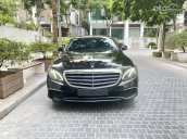 Bán Mercedes - Benz E200 màu đen nội thất đen, hỗ trợ bank 70%