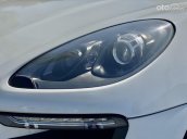 Cần bán lại xe Porsche Macan sản xuất năm 2014, màu trắng