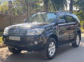 Cần bán lại xe Toyota Fortuner 2.5G đời 2010, màu đen xe gia đình, 495tr