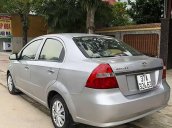 Cần bán Daewoo Gentra đời 2010, màu bạc còn mới