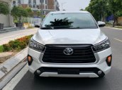 Bán xe Toyota Innova màu trắng giá tốt, sx năm 2020 còn mới nguyên, trả góp 70% lãi suất thấp