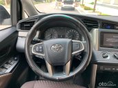 Bán xe Toyota Innova màu trắng giá tốt, sx năm 2020 còn mới nguyên, trả góp 70% lãi suất thấp