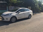 Bán Ford Fiesta năm 2011, màu trắng còn mới, giá tốt