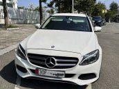 Bán ô tô Mercedes C200 AT đời 2018, màu trắng chính chủ