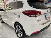 Cần bán Kia Rondo 2.0 GAT năm 2018, màu trắng còn mới, giá tốt