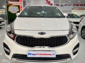 Cần bán Kia Rondo 2.0 GAT năm 2018, màu trắng còn mới, giá tốt