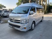 Cần bán gấp Toyota Hiace MT đời 2013, màu bạc, nhập khẩu nguyên chiếc giá cạnh tranh