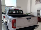 Nissan Navara VL 4WD, màu trắng, nhập khẩu