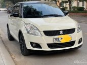 Bán ô tô Suzuki Swift AT đời 2016, màu trắng chính chủ