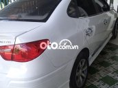 Bán xe Hyundai Avante năm 2011, màu trắng xe gia đình, giá tốt