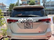 Xe Toyota Fortuner đời 2020, màu trắng