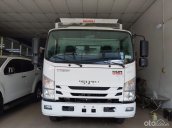 Isuzu 5.500kg, thùng kín 6.2m - Khuyến mại máy lạnh, 9 phiếu bảo, radio MP3