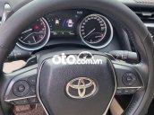 Bán ô tô Toyota Camry 2.5Q sản xuất 2019, màu trắng, xe nhập