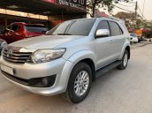 Bán gấp với giá ưu đãi chiếc Toyota Fortuner V 2013, xe còn mới