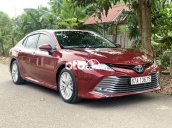 Cần bán xe Toyota Camry 2.5Q năm sản xuất 2020, màu đỏ, nhập khẩu