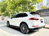 Xe Porsche Cayenne năm 2012, màu trắng, nhập khẩu