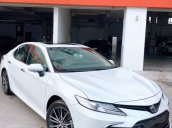 Cần bán xe Toyota Camry 2.5Q năm 2021, màu trắng, nhập khẩu