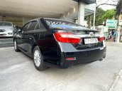 Cần bán Toyota Camry AT sản xuất năm 2014, màu đen giá cạnh tranh