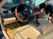 Cần bán Toyota Camry AT sản xuất năm 2014, màu đen giá cạnh tranh