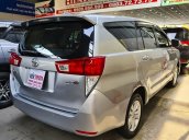 Cần bán gấp Toyota Innova 2.0 E sản xuất 2017, màu bạc, giá 480tr