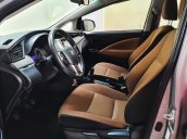 Cần bán gấp Toyota Innova 2.0 E sản xuất 2017, màu bạc, giá 480tr