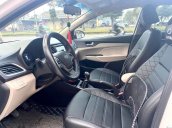 Bán xe Hyundai Accent 1.4AT sản xuất 2020, màu trắng, giá 438tr