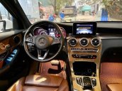 Cần bán gấp Mercedes GLC 250 đời 2017, màu trắng