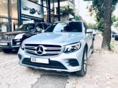 Cần bán Mercedes GLC300 4MATIC năm 2016, màu bạc