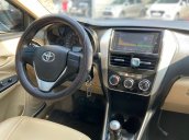 Cần bán lại xe Toyota Vios MT năm 2019, màu vàng