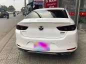 Bán Mazda 3 1.5L Luxury sản xuất năm 2020, màu trắng xe gia đình, giá tốt