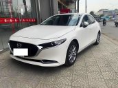 Bán Mazda 3 1.5L Luxury sản xuất năm 2020, màu trắng xe gia đình, giá tốt