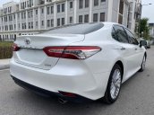 Cần bán gấp Toyota Camry 2.5Q đời 2019, màu trắng, xe nhập