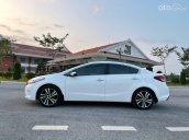 Cần bán xe Kia Cerato AT sản xuất 2017, màu trắng, giá 498tr